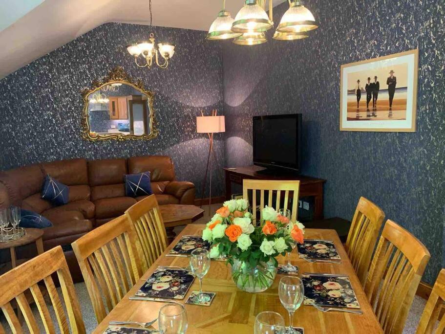 Chandlers Apartment Ascog Esterno foto